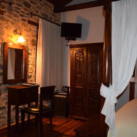 Eos - Authentic Experience Hotel Skíti Exterior photo
